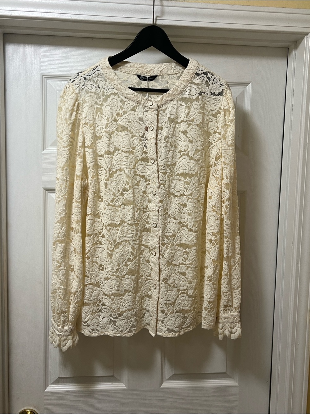 Women's Cream Lace Button-Front Blouse